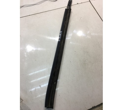 Молдинг стекла(задний правый)