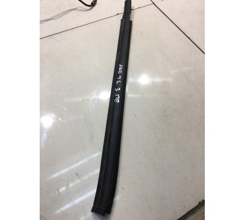 Молдинг стекла(задний правый)