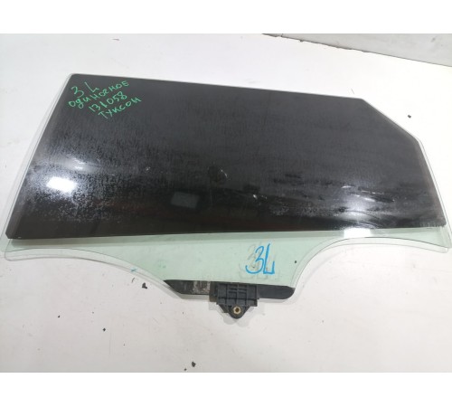 Стекло двери заднее левое