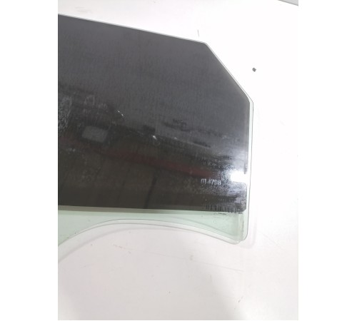 Стекло двери заднее левое