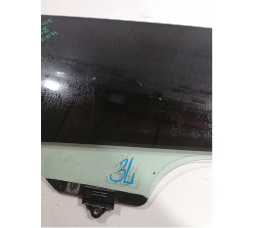 Стекло двери заднее левое