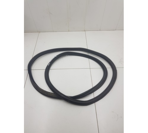 Уплотнитель багажника