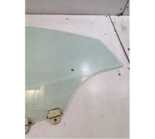 Стекло двери переднее правое