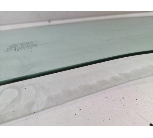 Стекло двери переднее правое