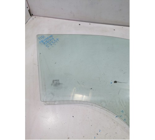 Стекло двери переднее правое