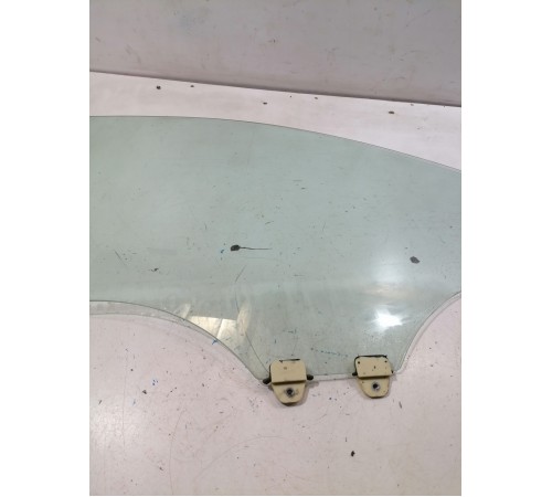 Стекло двери переднее правое