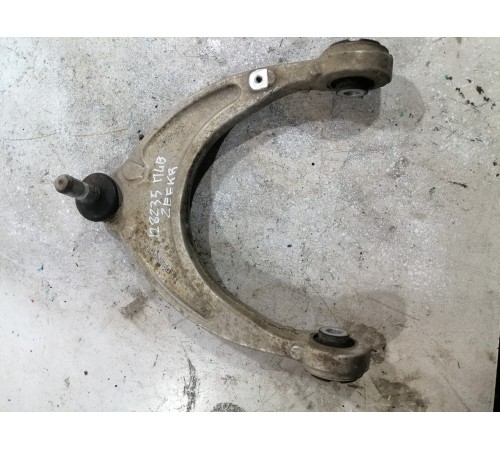 Верхний передний рычаг левый