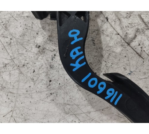 Педаль акселератор (газа)