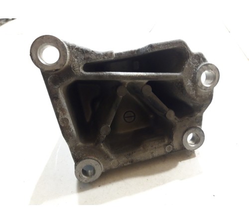 Опора двигателя левая