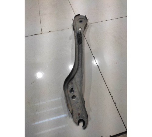 Кронштейн подрамника (задний, левый)