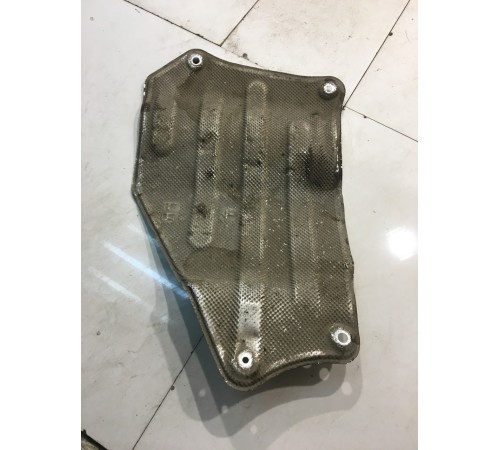 тепловой экран (правый)