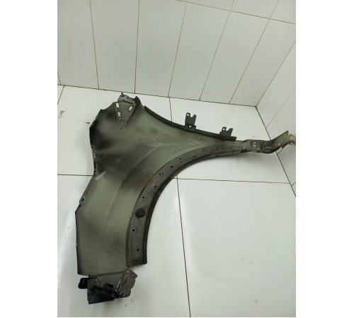 Крыло переднее правое