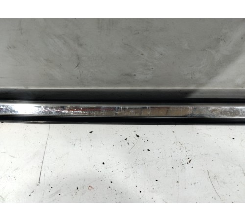 Уплотнитель стекла (передний правый наружный)