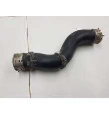 Патрубок системы охлаждения двигателя