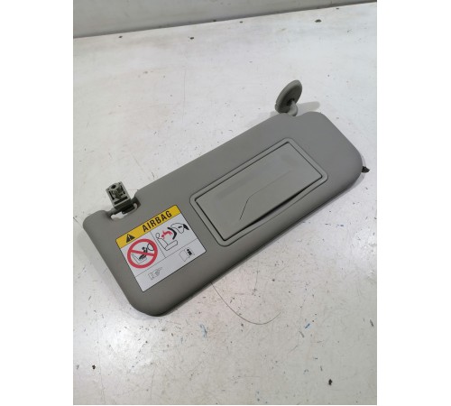 Козырек солнце защитный правый