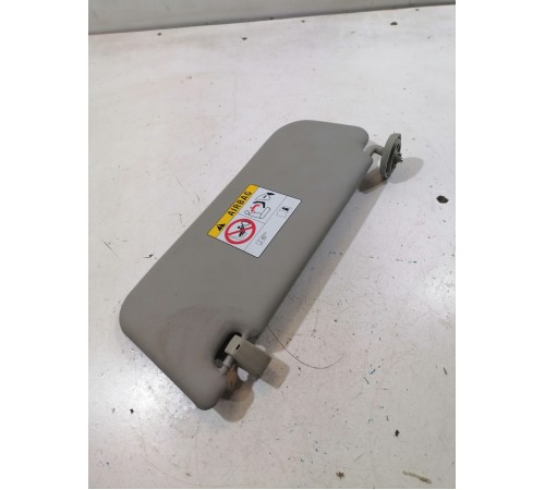 Козырек солнце защитный правый