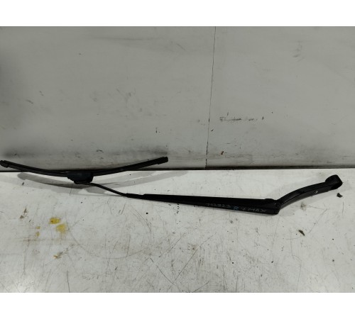 Поводок стеклоочистителя правый