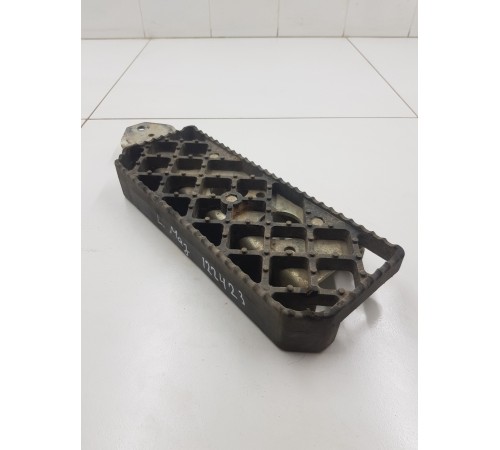 Площадка подножки кабины левая