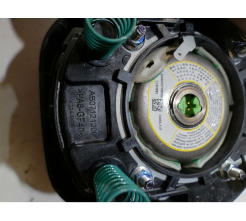 Подушка безопасности водителя