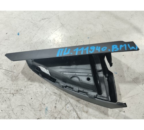 Угол двери внутренний (передний левый)