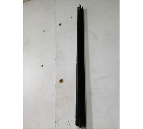 Уплотнитель стекла задний левый внутренний