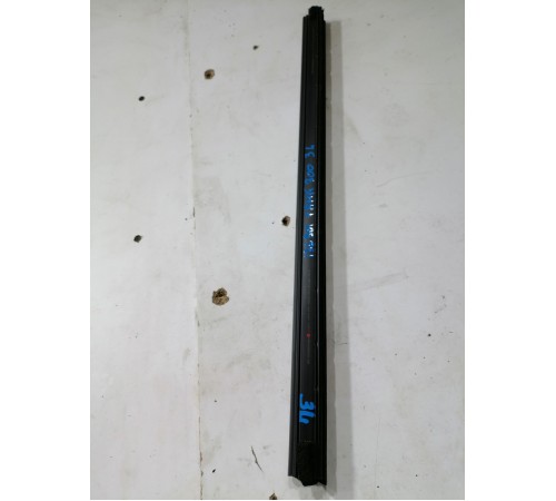 Уплотнитель стекла задний левый внутренний