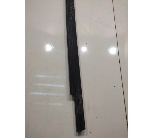 Уплотнитель стекла (задний, правый, внешний)