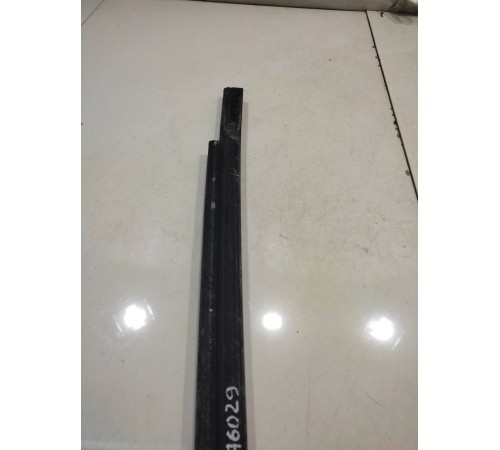 Уплотнитель стекла (задний, правый, внешний)