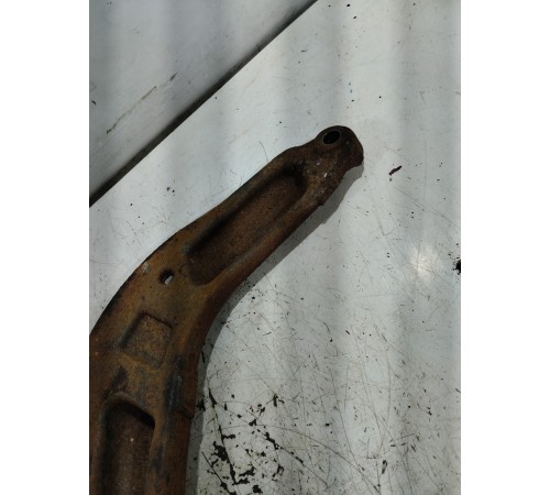 Рычаг подвески передний левый