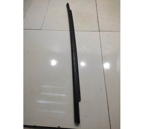 Уплотнитель стекла (задний, правый, внешний)