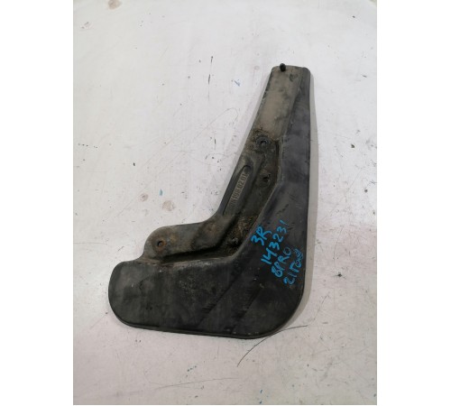 Брызговик задний правый