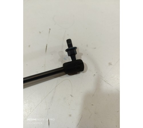 Амортизатор капота