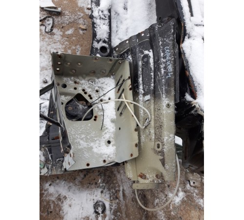 Лонжерон передний левый,четверть