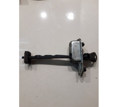 Ограничитель двери (передний, правый)