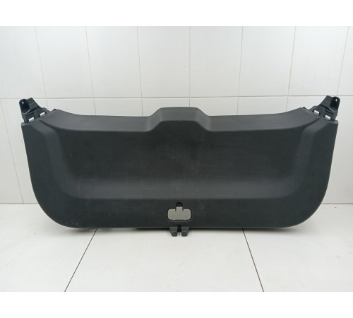 Обшивка крышки багажника