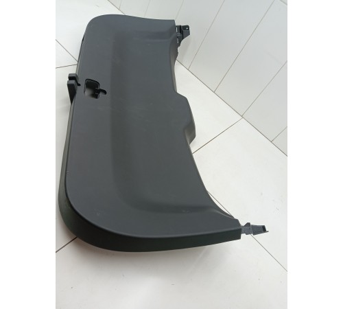 Обшивка крышки багажника