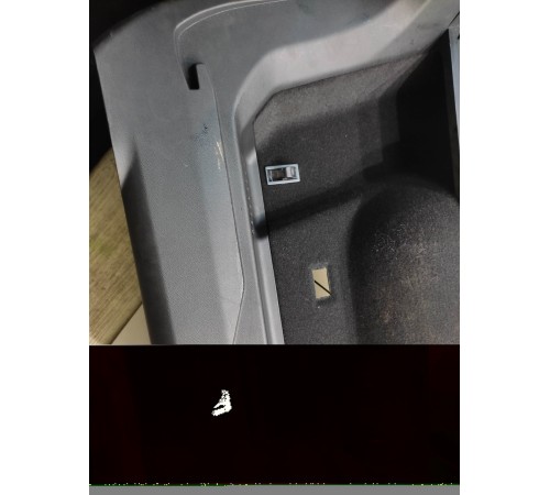 Обшивка багажника (задняя, правая)