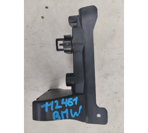 Кронштейн ручки открывания капота