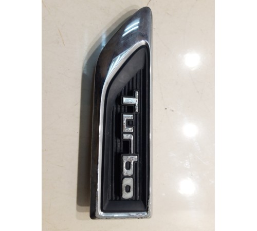 Декоративная накладка крыла (передняя левая)