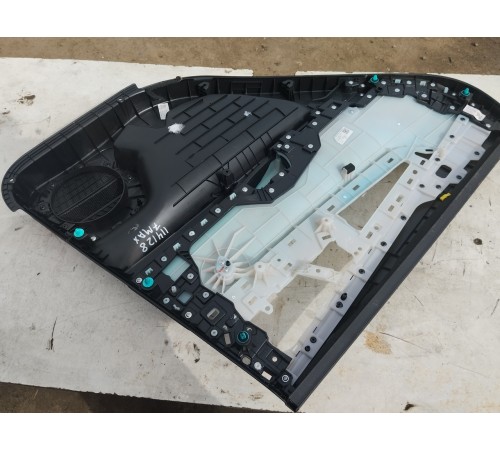 Обшивка двери задняя правая