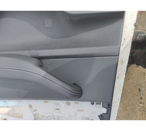 Обшивка двери задняя правая