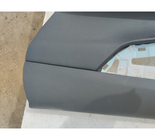 Обшивка двери задняя правая