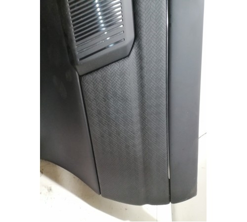 Обшивка двери задняя правая