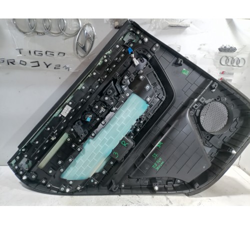 Обшивка двери задняя правая