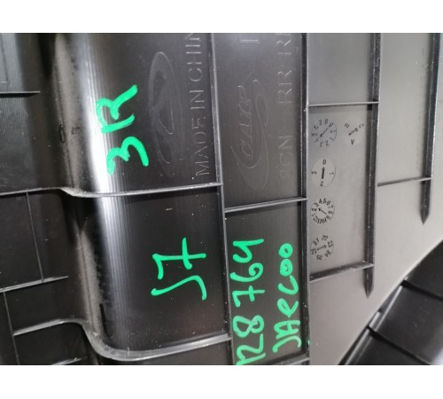 Обшивка двери задняя правая