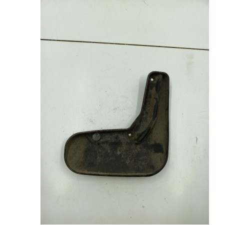 Брызговик задний левый