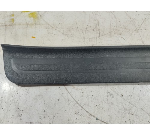 Накладка порога передняя правая