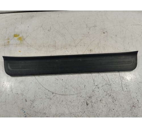 Накладка порога передняя правая