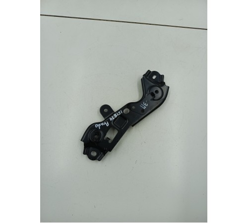 Кронштейн крепления задний правый