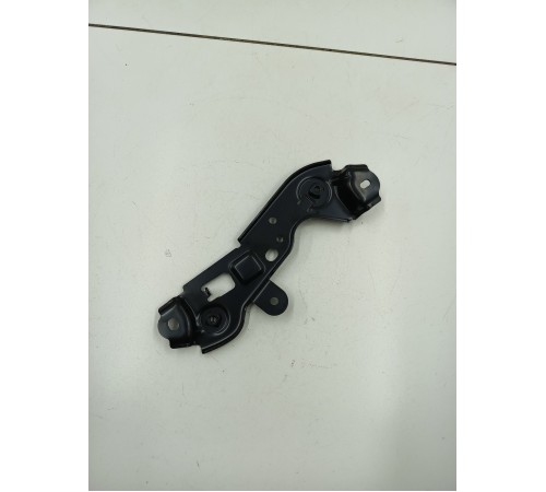 Кронштейн крепления задний правый